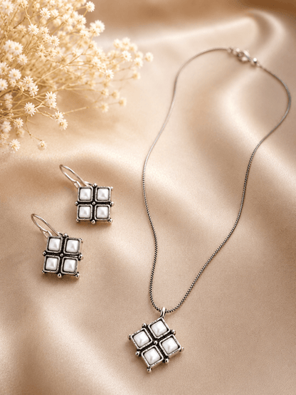 Elara Pearl Set