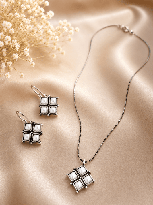 Elara Pearl Set