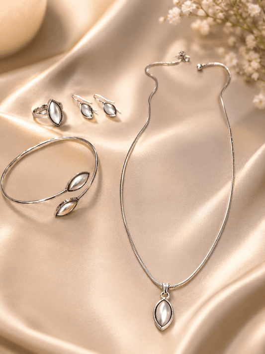 Aurelia Pearl Set