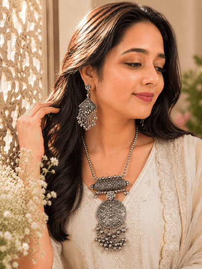 Zariya Long Necklace Set